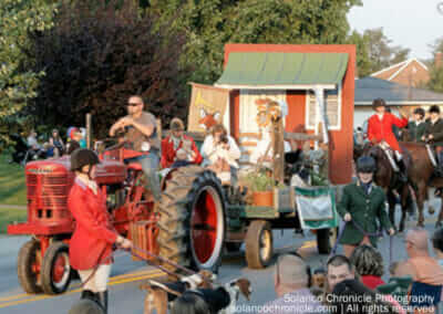 Tractor and Building Float